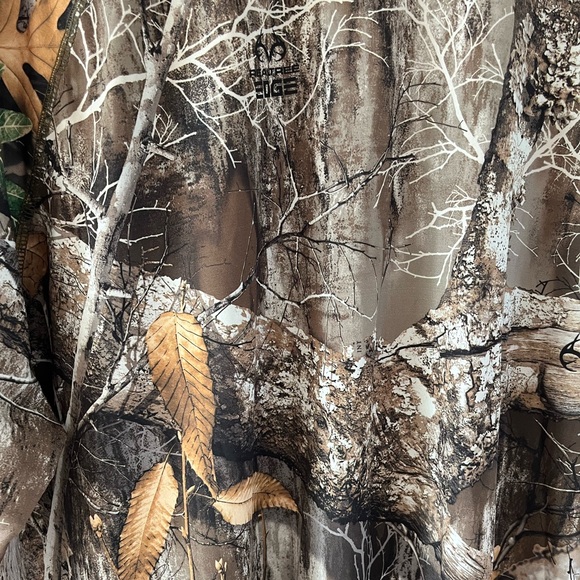 ✨ Realtree Long Sleeve - Picture 5 of 7